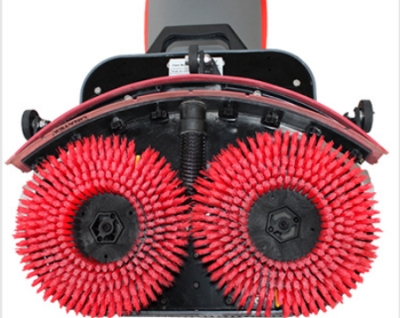 Flexible and practical floor scrubber